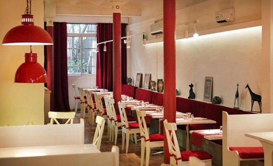 Petit Bistro